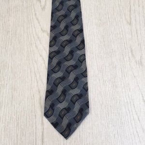 Geoffrey Beene 100% Silk Brand New Men's Neck Tie